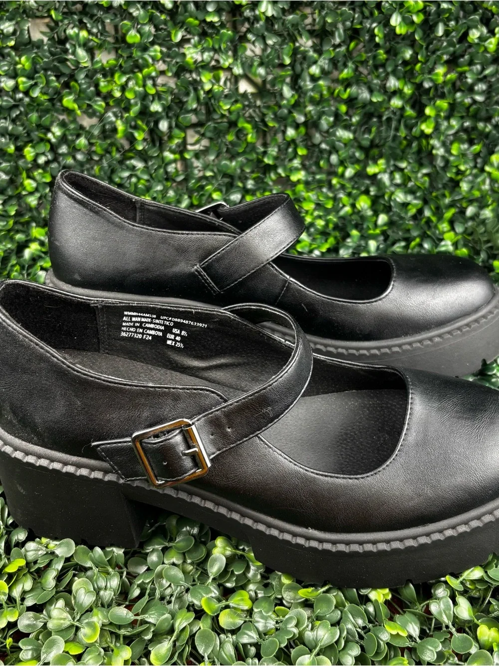 MADDEN NYC Black Leather Mary Jane Loafers with Buckle Strap size 8.5 woman